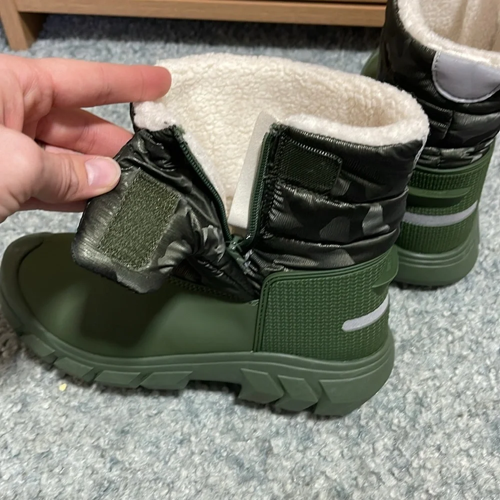 HUNTER Snow Boots SIZE 4